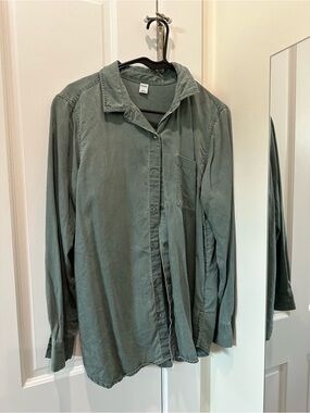 Old Navy Light Sage Button-Up Shirt
